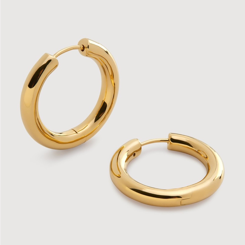 Essential Click Medium Hoop Earrings
